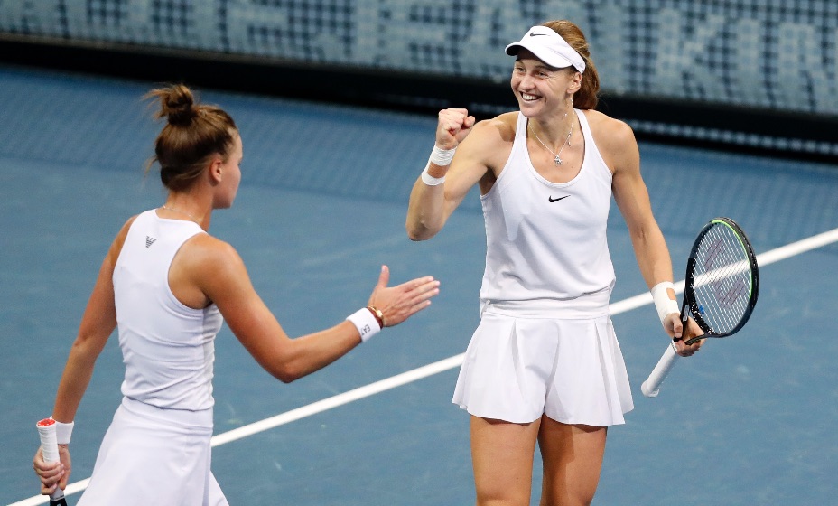  Вероника Кудемертова и Людмила Самсонова добыли для России путевку в финал Кубка Билли Джин Кинг.
Фото: Reuters 