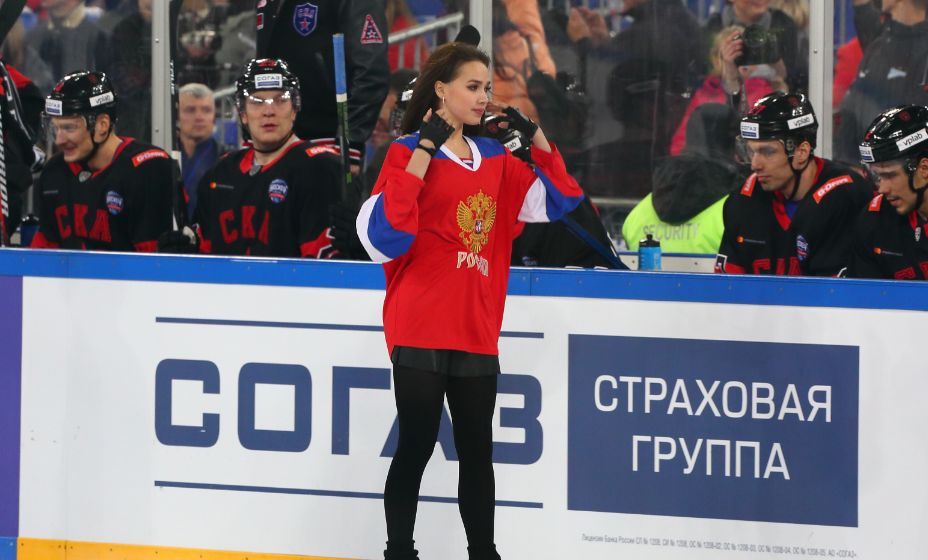 У Алины Загитовой давняя любовь к хоккею. Фото: Global look press