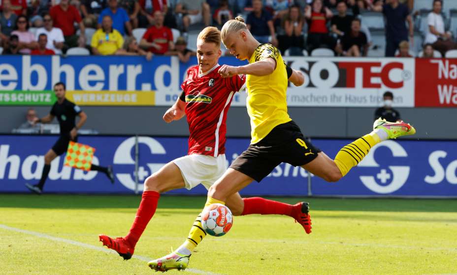 Эрлинг Холанд забил в 12 матчах Бундеслиги 13 голов, но он на третьем месте в споре бомбардиров. Впереди Шик (17) и Левандовски (20). Фото: Global Look Press