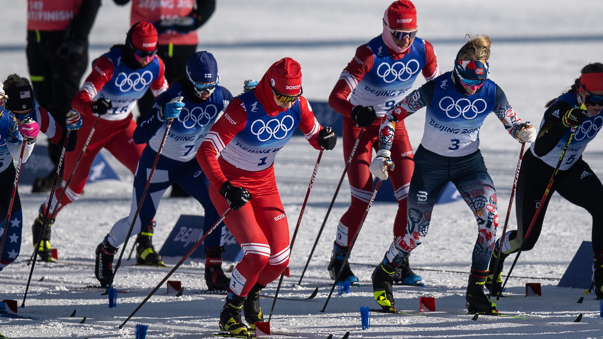 Наталья Непряева на дистанции первой гонки на Олимпиаде-2022. Фото: GLOBAL LOOK PRESS