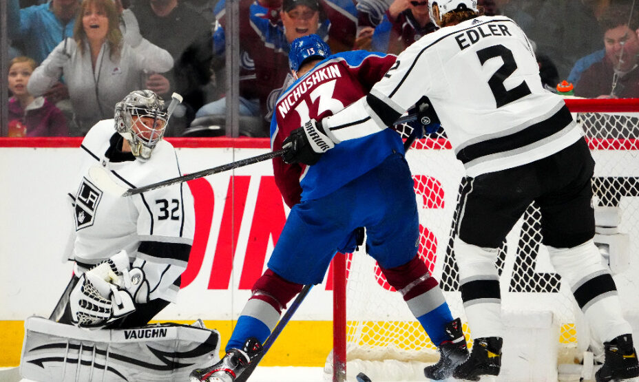 Валерий Ничушкин, хоккей