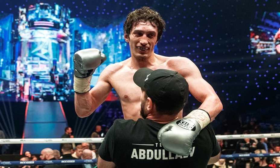 Заур Абдуллаев действительно близок к титульнику. Фото: RCC Boxing 