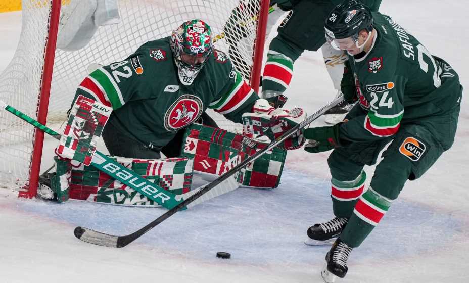 «Ак Барс» привык выгребать шайбы из своих ворот. Фото: ВК ХК «Ак Барс» 