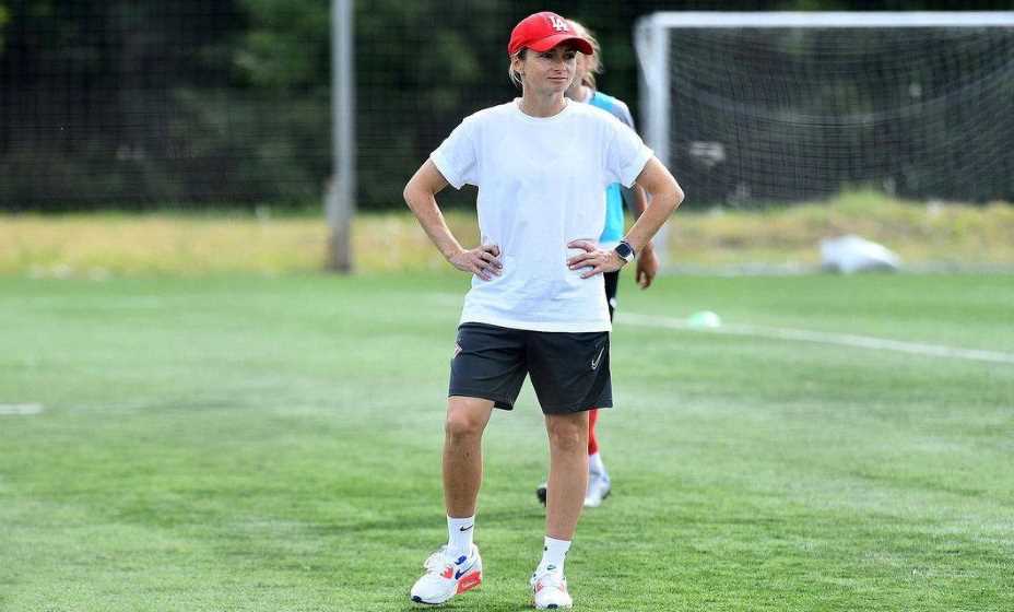 Елена Терехова убеждена, что женщины разбираются в футболе даже лучше мужчин. Фото: Соцсети Елены Тереховой 