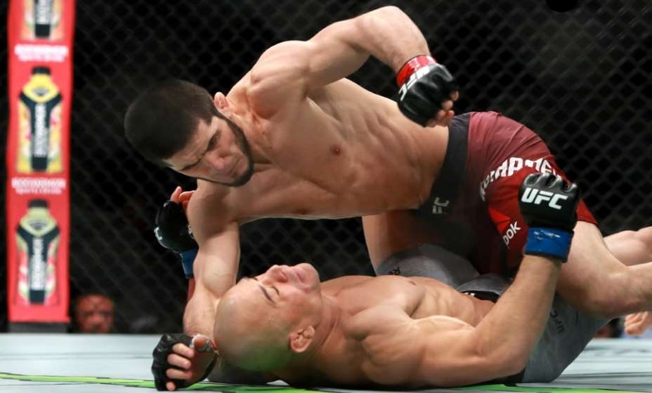 Ислам Махачев уже один раз победил Волкановски, отстояв чемпионский пояс. Фото: UFC Russia