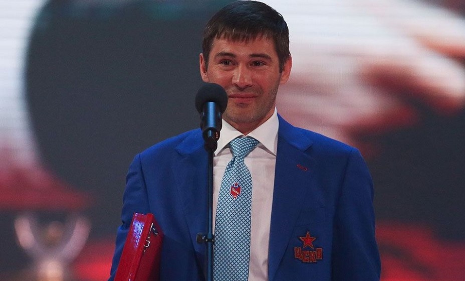 Попов продолжит приносить пользу ЦСКА. Фото: ХК ЦСКА