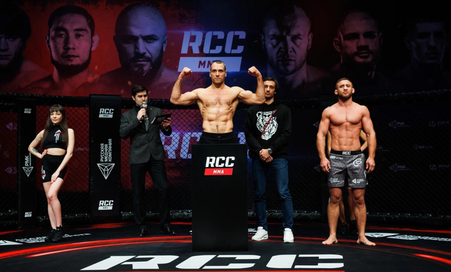 Алексей Кунченко и Глейсон Тибао готовы к выяснению отношений. Фото: RCC