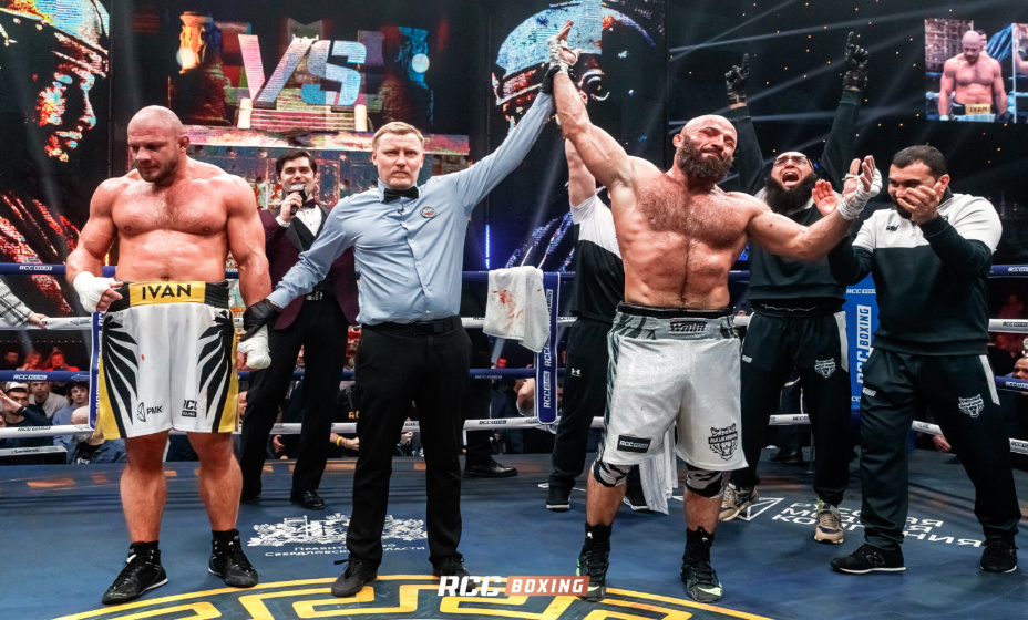 Магомед Исмаилов оказался сильнее Ивана Штыркова в боксе. Фото: RCC Boxing Promotions