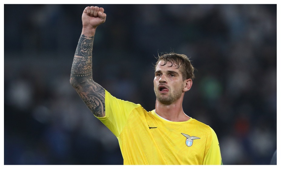 Вратарь «Лацио» Иван Проведель забил гол в матче ЛЧ. Фото: Global Look Press