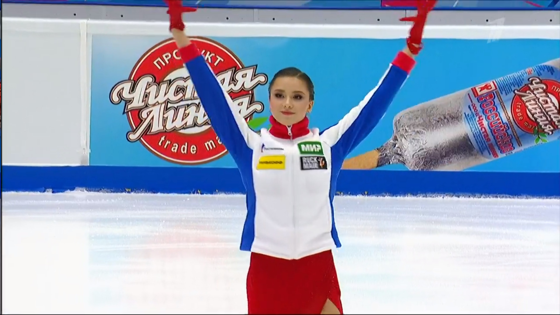 Камила Валиева на представлении фигуристок на льду в Казани перед короткой программой. Фото: стоп-кадр прямого эфира 