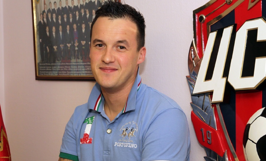 Помощник Слуцкого Яровинский несколько месяцев провел в зоне СВО. Фото: ПФК ЦСКА