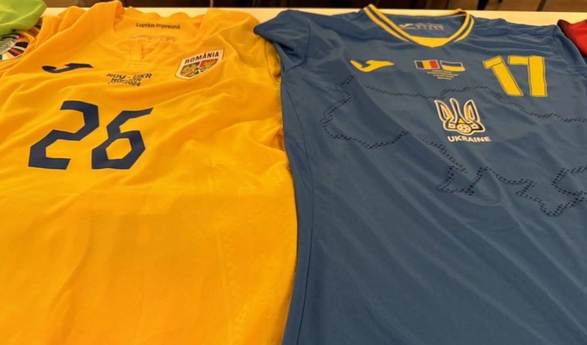 В УАФ заявили, что бельгийский флаг появился на форме из-за отсутствия яркого света. Фото: телеграм-канал «Мутко против»