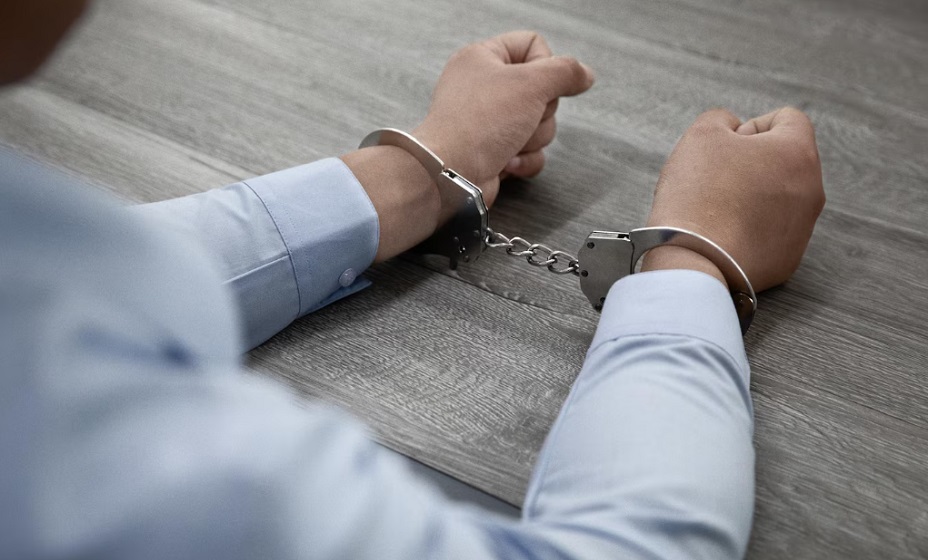 Фигуранты по делу об изнасиловании сотрудницы «Матч ТВ» отправлены в СИЗО. Фото: Freepik
