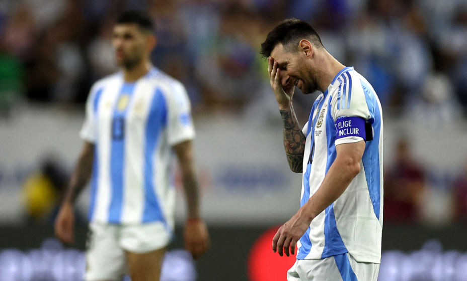 Месси не забил пенальти, но обошлось без слез. Фото: REUTERS