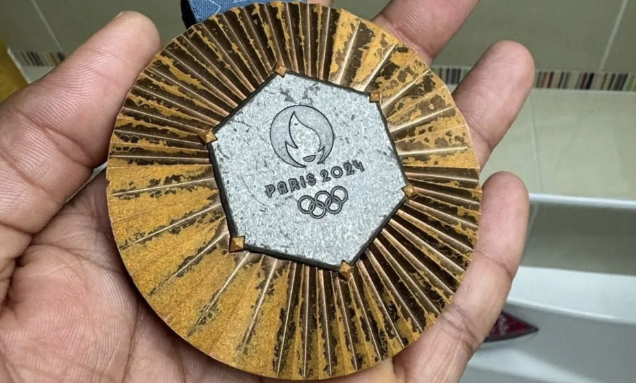 Вот так теперь выглядят медали Олимпиады-2024. Фото: соцсети
