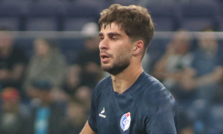 Врачи не могут сделать операцию Дзиову из-за отека на ноге. Фото: Global Look Press