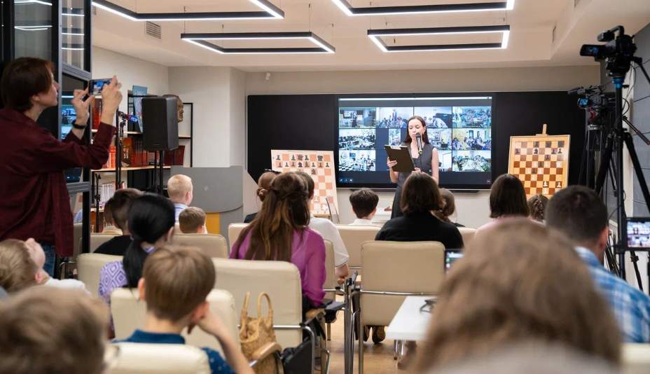 Российское военно-историческое общество провело мастер-класс по шахматам для детей. Фото: РВИО