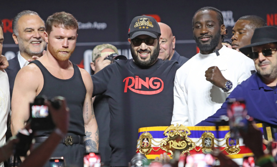 Сауль Альварес - Теренс Кроуфорд прошли финальную битву взглядов. Фото: Global Look Press