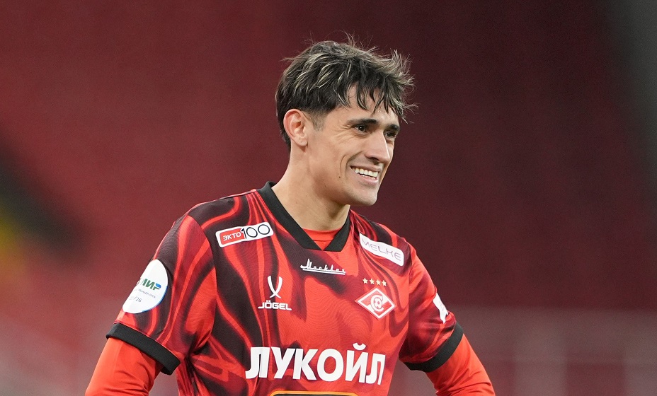 Лапочкин поддержал решение Чистякова не назначить пенальти за фол на Солари. Фото: Global Look Press