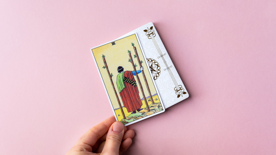 3 Жезлов Таро: значение и толкование карты