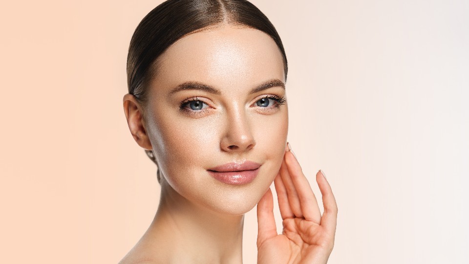 Фейсбилдинг: эффективные упражнения для лица