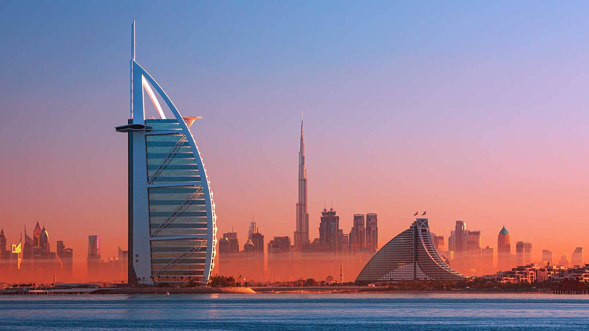 Пляж Джумейра и отель-парус Burj Al Arab в Дубае