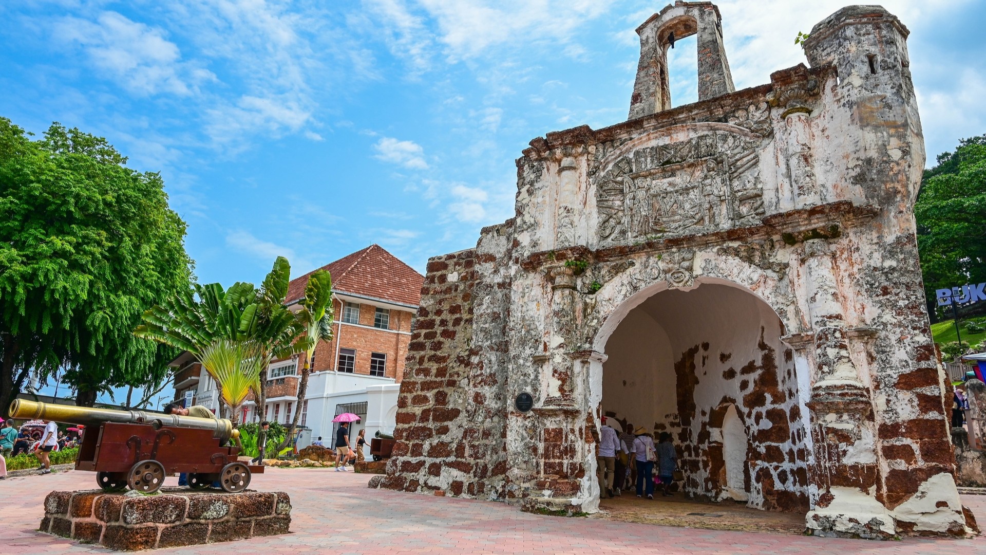 Остатки португальской крепости А Фамоза в Малакке.