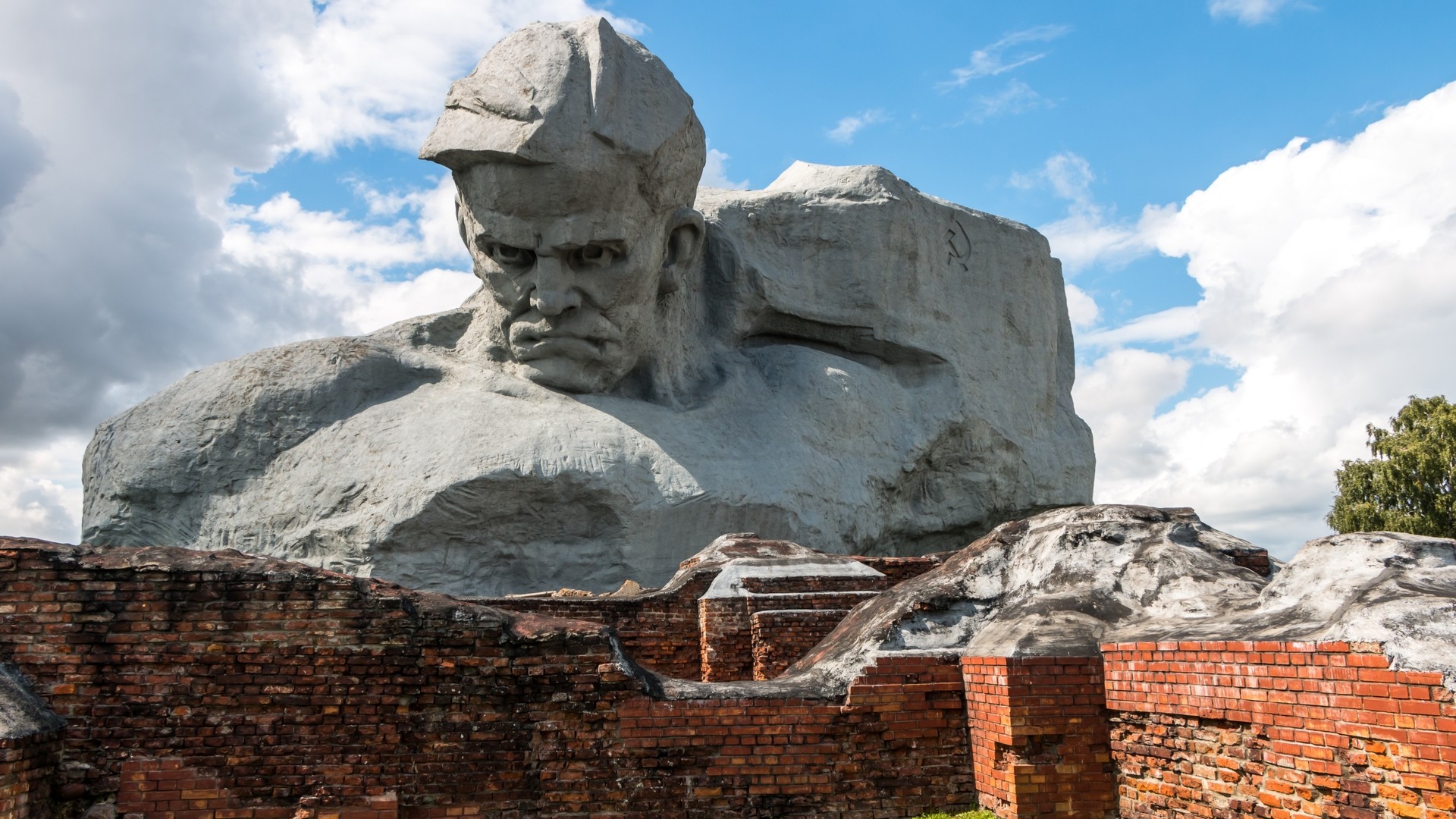 Главный памятник «Храбрость на войне», Брестская крепость-герой, Белоруссия.